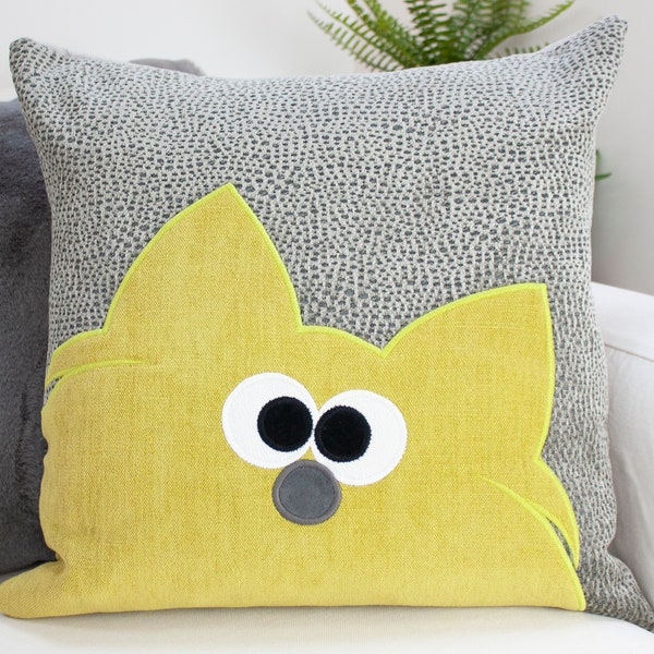 Fun Appliqué cushion with a cat called 'Margerita'