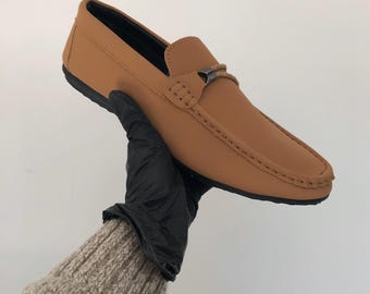 Beige stylish rope buckle loafers