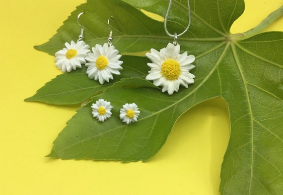 daisy necklace daisy earrings daisy dangle earrings flower necklace white earrings summer jewellery flower earrings gardener gift flower