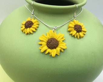 Sunflower dangle earrings summer necklace set flower necklace yellow earrings summer jewellery sunflower necklace flower earrings gardeners