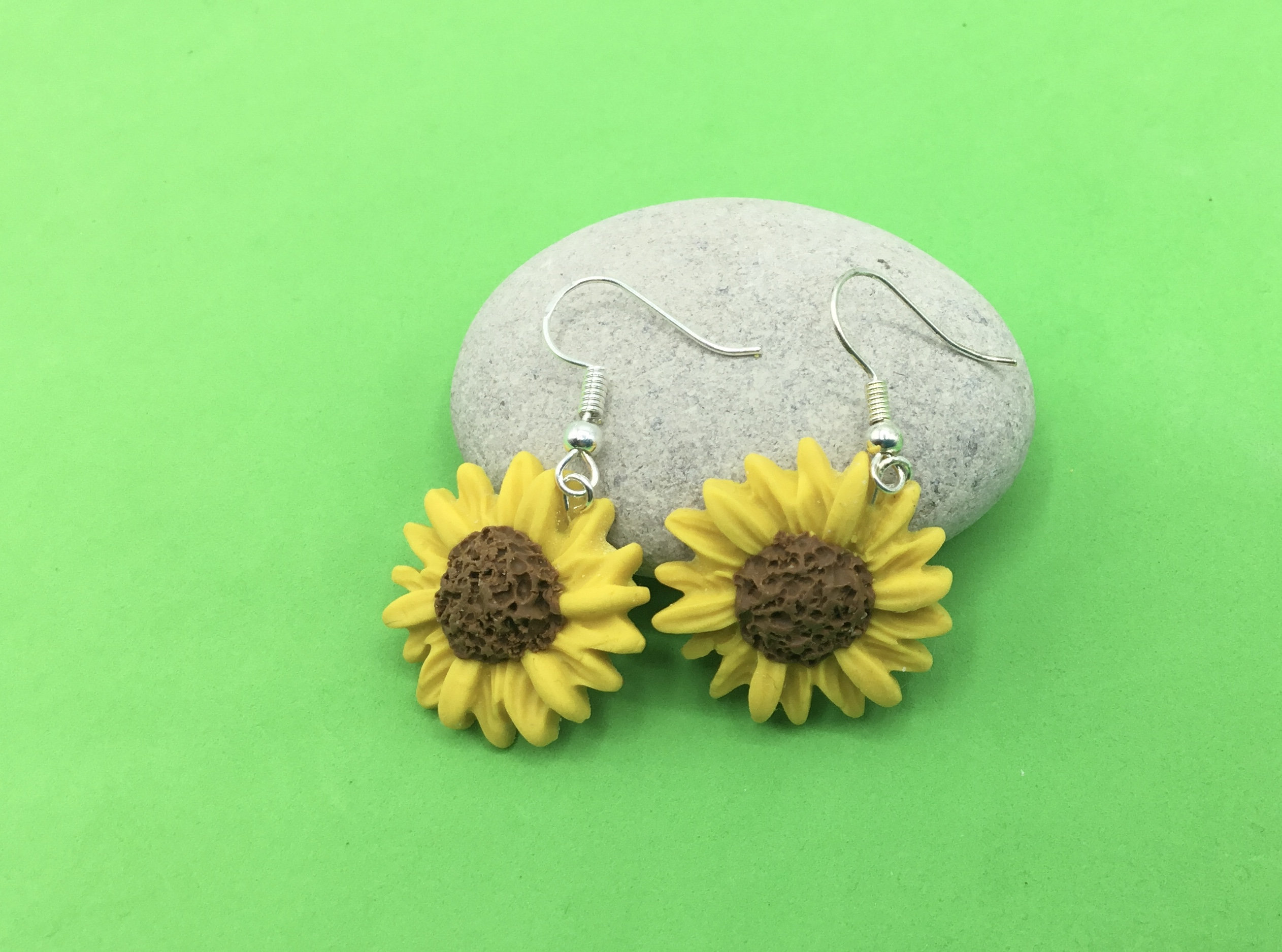 Sunflower dangle earrings Clearance