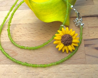 Sunflower beaded necklace summer necklace flower necklace yellow flower necklace summer jewelry sunflower charm necklace gift for gardener