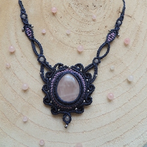 Micro macrame necklace and pink quartz