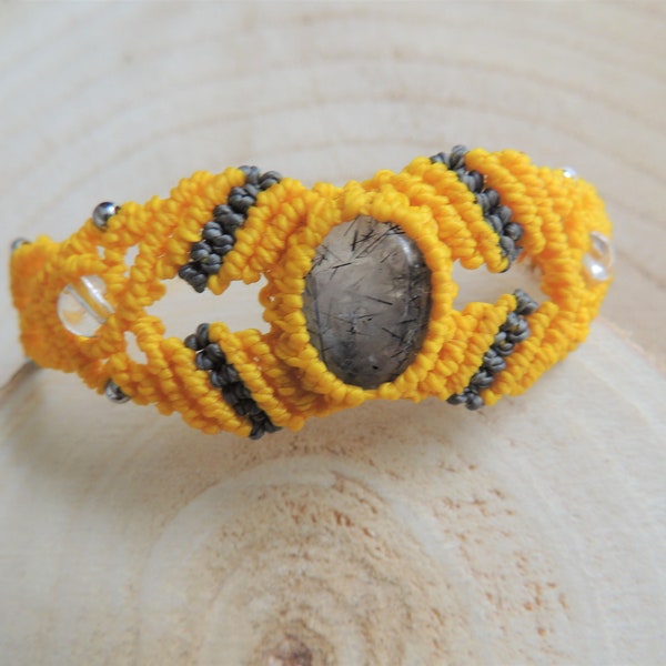 Bracelet en micro-macramé jaune et quartz rutile noir