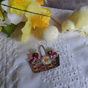A Crazy Quilting Embellishment &quot;Silk Ribbon Flower Basket&quot;