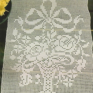 Patrón PDF de crochet: Tapete de filete con ramo de cintas