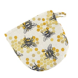 Linen Bees Oven Mitt (1 pc), Cute Pot Holder, Small Kitchen Glove, Honeycomb Pattern Pot Holder, Bee Kitchen Accessory, Housewarming Gift
