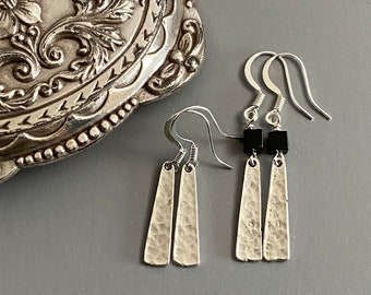 Silver stick earrings, black onyx, hammered, casual, boho chic, light weight