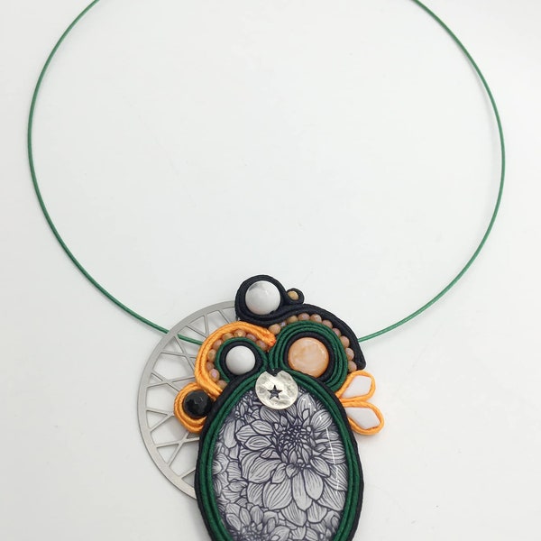 Collier soutache vert et orange