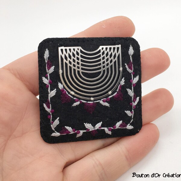 Broche Vintage Géométrique Dorée à Motifs Gravés - Ancienne, Bon état Général