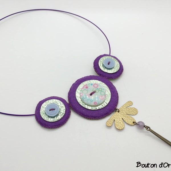 Collier en feutrine violette