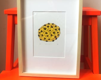 Lino print of cookie with heart shaped chocolate chips | limited hand printed 4 colour linocut | Studio Nulzet