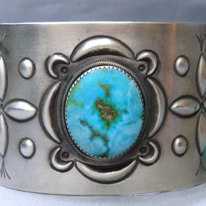 NAVAJO Julian Chavez SONORAN Mountain TURQUOISE Repousse Sterling Silver 102g Cuff Bracelet 7.5"-9"sizes signed