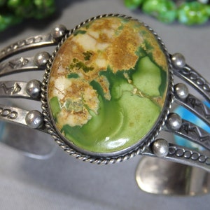 Fred Harvey Era NAVAJO NAtural HACHITA TURQUOISE Coin Silver Cuff Bracelet Gekko totem