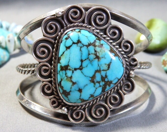 1970s NAVAJO Webbed KINGMAN TURQUOISE Sterling Silver Whirling Winds Cuff Bracelet 6"-6.75"sz
