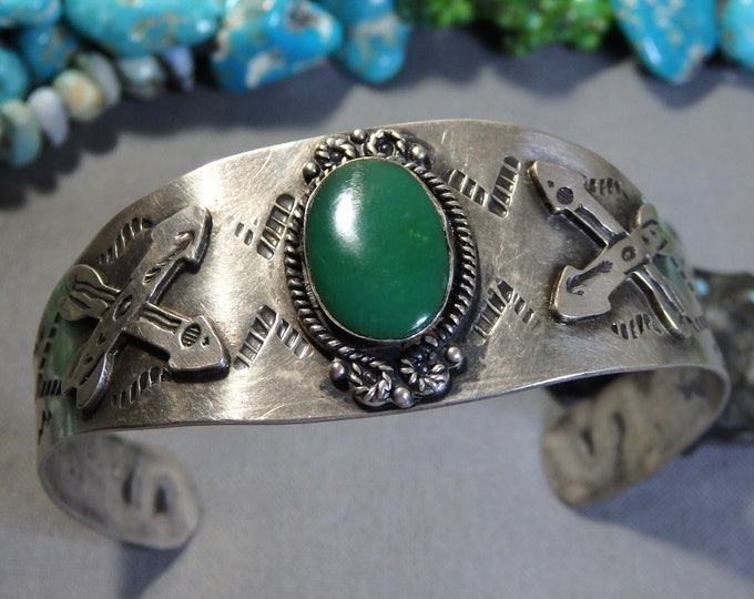 Fred Harvey Era NAVAJO Natural CERRILLOS TURQUOISE Hammered Coin Silver Arrows Cuff Bracelet 6.25"-7"sz