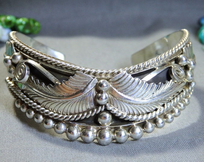 NAVAJO Running Bear Sterling Silver 43g SQUASH BLOSSOM Cuff Bracelet signed