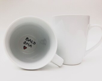 Uroma Tasse Mit Spruch – „Ich Habe 3 Titel: Mama, Oma Und Uroma – Aber Ich Rocke Sie Alle!“, Spülmaschinenfest, Beidseitig Bedruckt