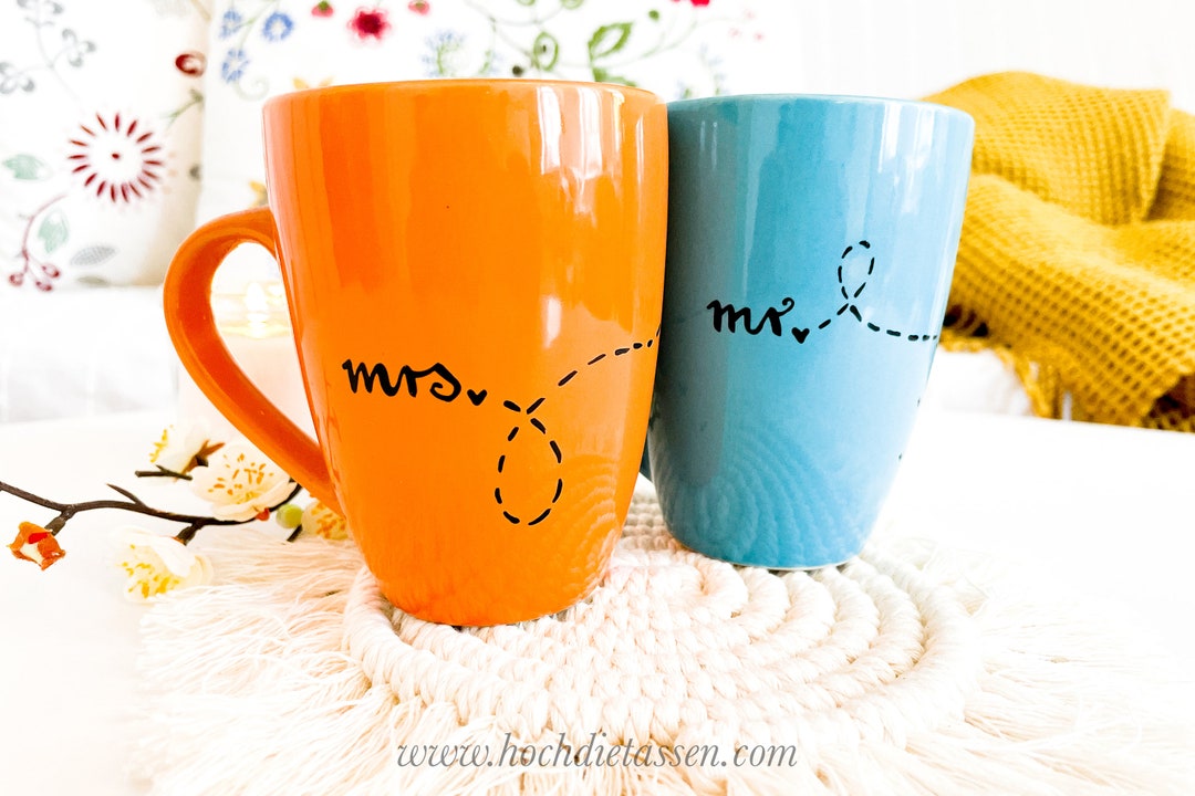Pärchen-Tassenset Mr. & Mrs. – Mit Bart & Kussmund-Motiv, Herzhenkel, 2er Set, Perfekt Als Geschenk Für Paare