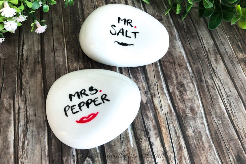 MR & MRS, Pfefferstreuer, Salzstreuer, Bart, Kussmund, Pfeffer Salz, Mr Mrs, pepper and salt Bild 1