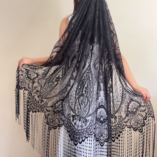 vintage black wedding veil, Fringe Lace Veil, victory tassels veil, gothic black lace bridal veil, Boho Wedding Veil bridal shower veil