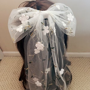 Botanical bow 3d flower bow, Veil alternative, Unique veil, Embroidered flower veil, Bachelorette party hair, Bridal shower hair bow image 8