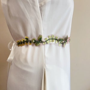 Handgemachte Floral Applikation Brautgürtel: Bestickte Wildblumen Schärpe Bild 9