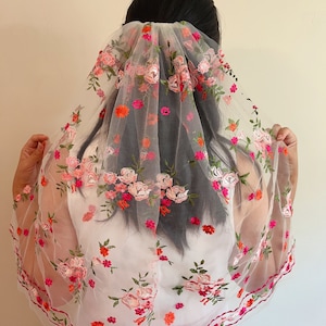 Wildflower veil, Embroidered flower veil Floral wedding veil Unique wedding veil bridal beige veil,3d pink rose flower botanical bridal veil