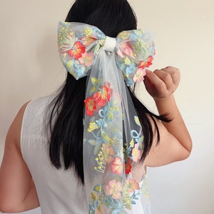 3d Wildflower bow, Veil alternative, Unique veil, Embroidered flower veil, Bachelorette party hair, Bridal shower hair, Elopement hair tulle