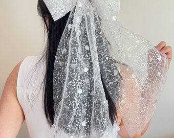 white sequins bow Veil alternative, Unique veil, white wedding veil, Bachelorette party hair, Bridal shower hair Elopement shinning hair bow