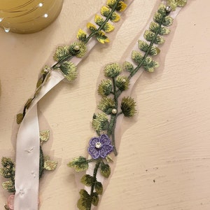 Handgemachte Floral Applikation Brautgürtel: Bestickte Wildblumen Schärpe Bild 4