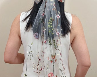 Fiocco di fiori di campo, Alternativa al velo, Velo unico, Velo di fiori ricamato, Capelli per addio al nubilato, Capelli per la doccia da sposa, Capelli per fuga d'amore