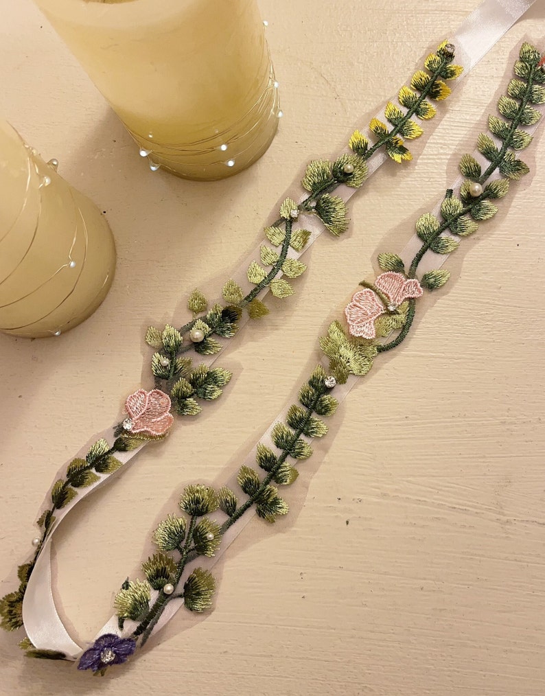 Handgemachte Floral Applikation Brautgürtel: Bestickte Wildblumen Schärpe Bild 7