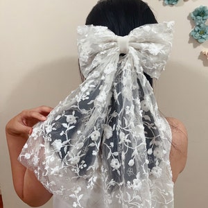 white flower bow Veil alternative, Unique vins veil Embroidered flower veil, Bachelorette party hair, Bridal shower hair, Elopement hair bow