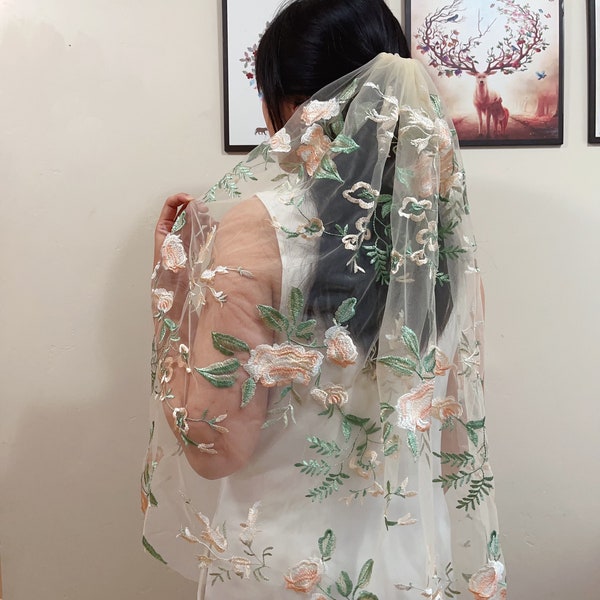 Rose flower veil, Embroidered flower veil, Floral wedding veil, Bridal veil with flowers, Unique wedding veil, white blush leaf bridal veil