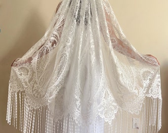 vintage white wedding veil, Fringe Lace Veil, victory tassels veil, white lace bridal veil, Boho Wedding Veil bridal shower veil