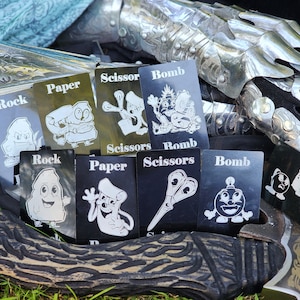 Conjunto de cartas de metal personalizadas Rock Paper Scissors (Bomba)