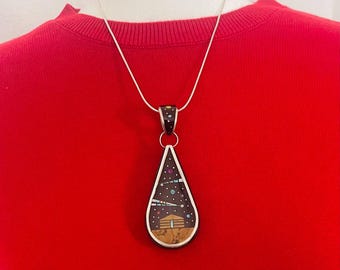 WOW! Vintage Sterling Silver Large Merle House pendant with Necklace: weight 55.3grams