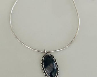 925 sterling silver vintage 16” necklace with stone pendant-pre owned-weight 12.2g