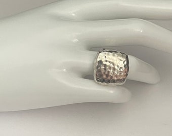 925 Sterling silver Vintage hammered ring size 7-pre owned vintage-925 silver
