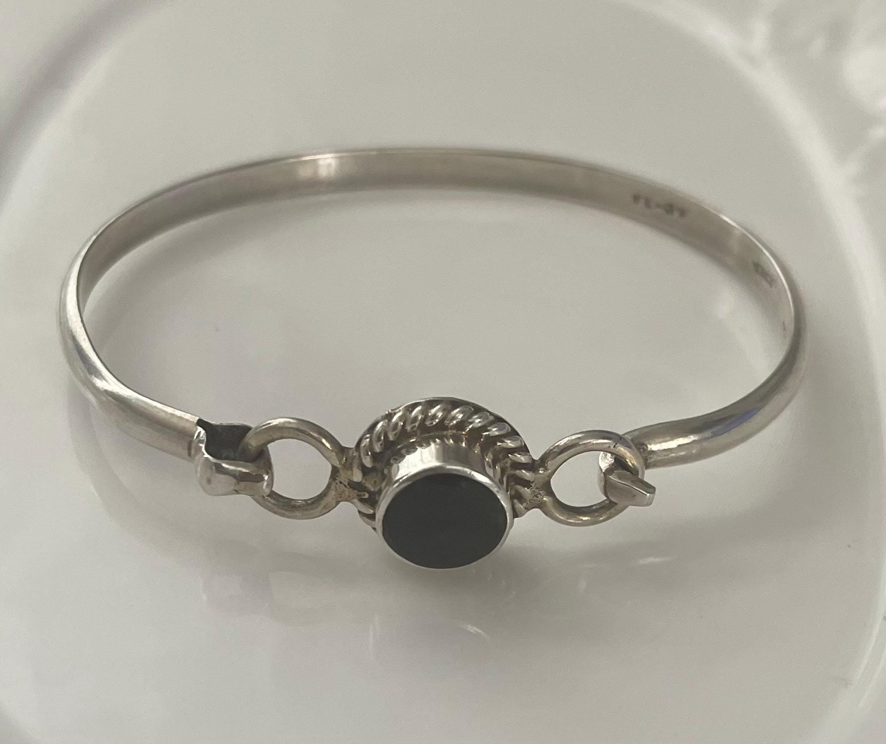 Vintage Mexico Sterling Silver Bangle With Black Stone (6 3/4