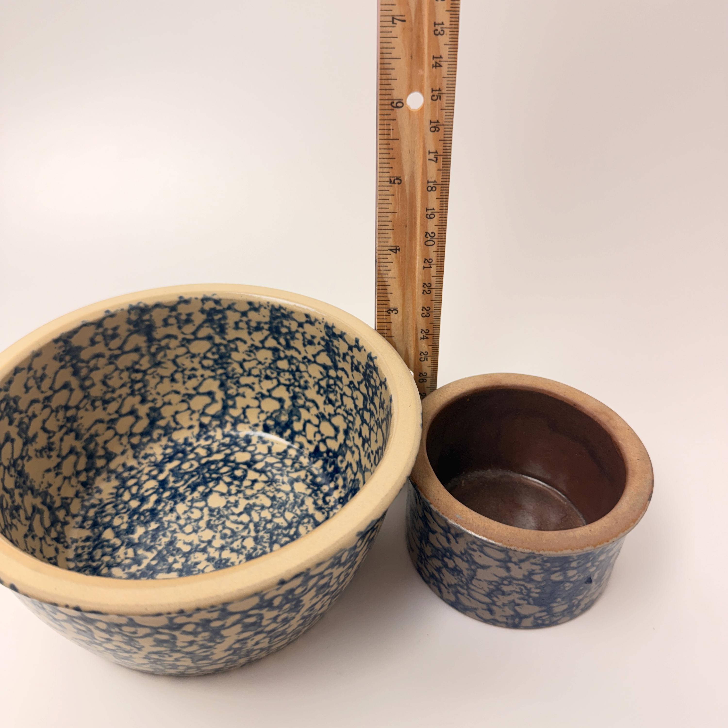 Beaumont Brothers Pottery Blue Spongeware Bowl Set: Mixing Bowl