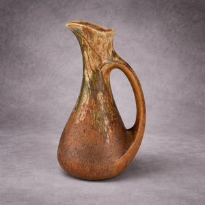 Jarra Denbac n.° 124, cerámica artística francesa de 18 cm (7 pulgadas), estilo Art Déco, Vierzon, Francia, firmada.