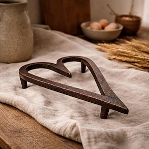 Forged Iron Heart Trivet: Rustic Farmhouse Kitchen Decor, Primitive Pot Holder