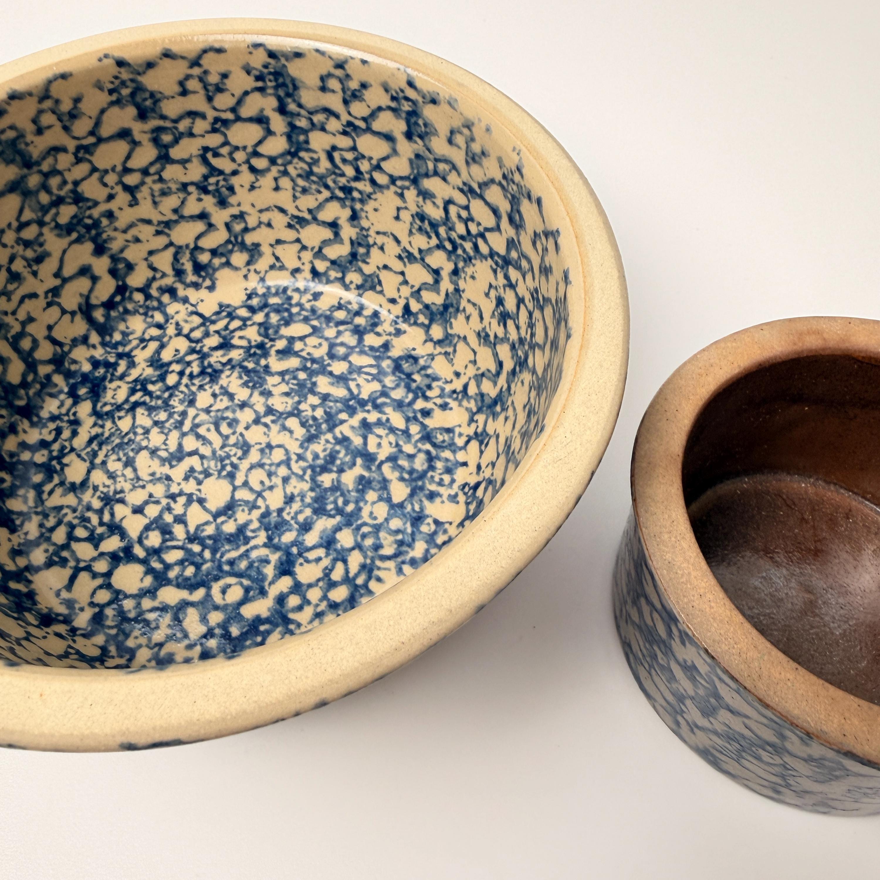 Beaumont Brothers Pottery Blue Spongeware Bowl Set: Mixing Bowl