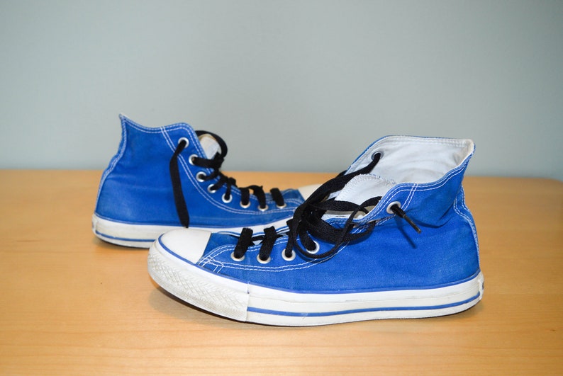 Vintage Converse All Star Chuck Taylor Hi Tops, années 90 chaussures de hauts sommets, Vintage vêtements, bleu Converse Chucks, 90 s vêtements Vintage Converse All Star Chuck Taylor Hi Tops, années 90 chaussures de hauts sommets, Vintage vêtements, bleu Converse Chucks, 90 s vêtements