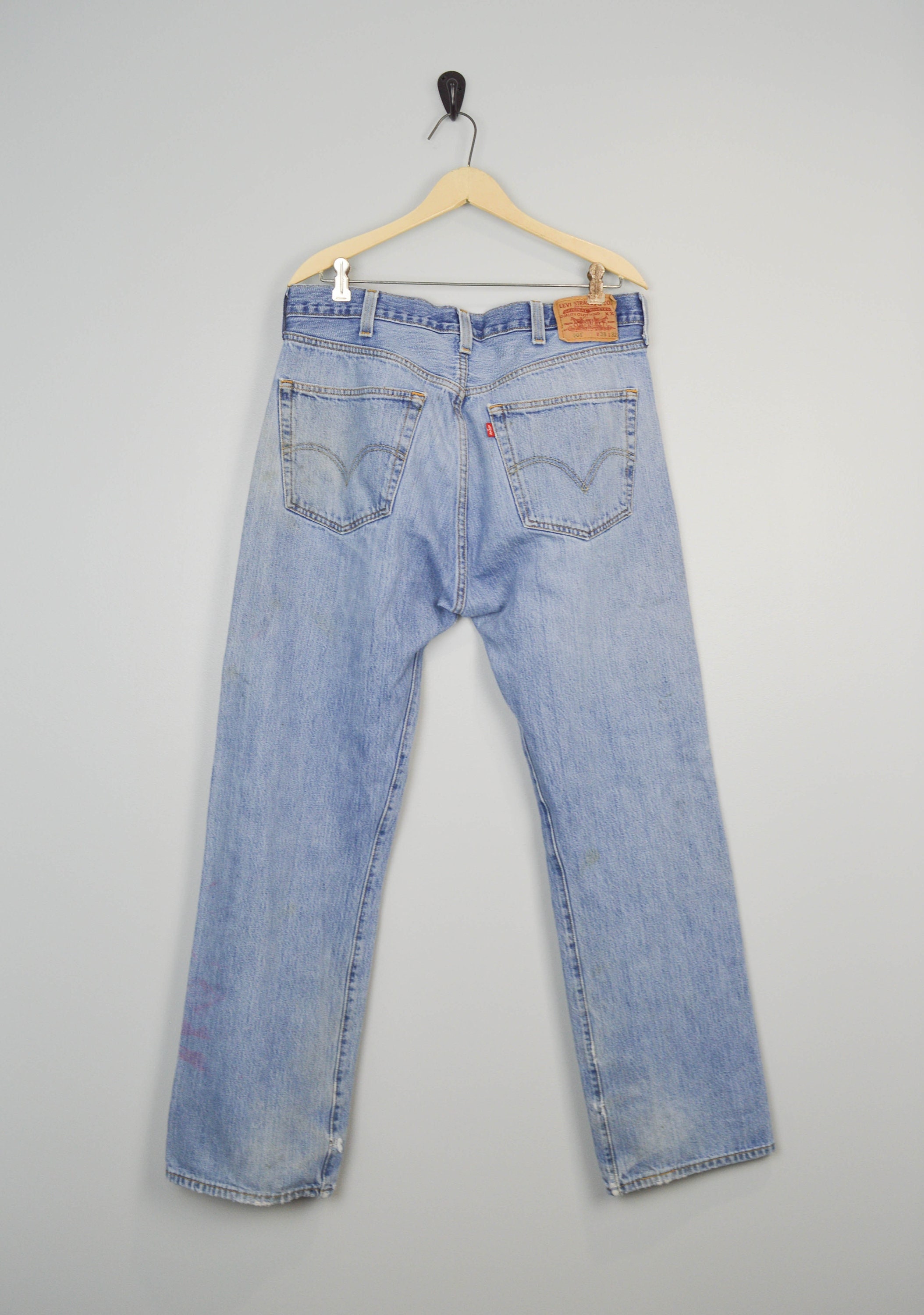 Kleding Gender-neutrale kleding volwassenen Jeans Maat 33x28 Levi's 501 GERONIMA Button Fly Jeans Faded Mid Wash Distressed Dirty Levi's Denim Distressed Jeans Levis #J08 