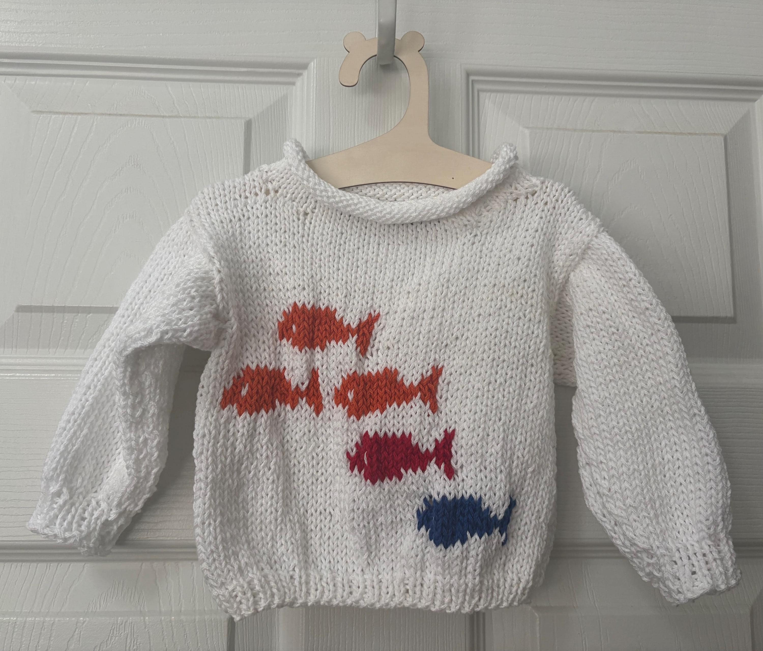 ELIZABETH SWEATERS Hand Knit White 1 Fish 2 Fish Red Fish Blue Fish Sweater. 100% Cotton. Size 3-6 months
