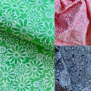 FLORAL DAISY FLOWER Fabric 100% Cotton Fabric Sold by 1/2 Yard Quilting Material Craft Blanket Skirts, Green Coral Black White Peach Daisies