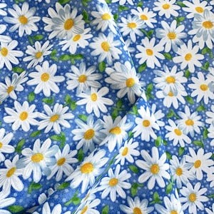 Daisy Blue White with Dots Fabric 100% Cotton Fabric Sold by Yard Quilting Material Craft Blanket Skirts, Perfect Floral White Fabric Green